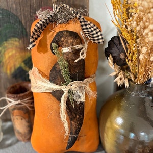 Large primitive pumpkin and crow decor - fall decor - primitive decor - Halloween decor