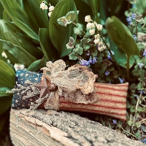Primitive Patriotic Americana flag ornies -Primitive bowl stuffers