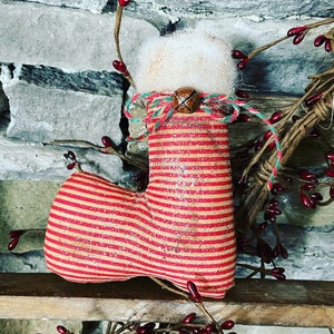Primitive Christmas Santa Booties Ornies - Bowl Stuffers - Christmas Decor (2)