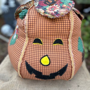 Primitive handgemachter gesteppter Kürbis, Vintage gesteppter Kürbis, Bauernhauskürbis, Jumbo Quilt Kürbis Jack O Lantern