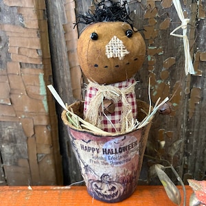 Primitive Scarecrow Halloween Pumpkin Patch Doll, Primitive Pumpkin Decor, Grubby Bucket Pumpkin Man, Fall and Autumn Decor, Folk Art