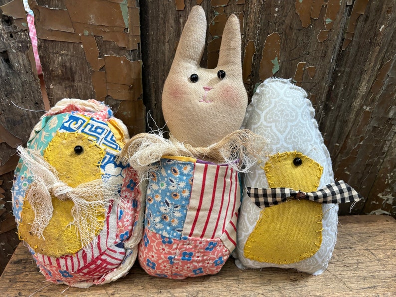Vintage Farmhouse Easter Egg: Handmade Appliqué Chick Decor - Etsy