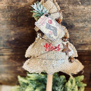 Handgemaakte primitieve jutekerstbomen, rustieke kerstbomen, vakantiedecor, boskerst, primitieve bomen, rustiek bosdecor
