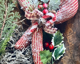 Handgemaakte primitieve snoeprietset: noodlijdend kerstdecor