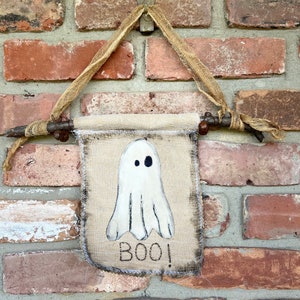 Primitive Farmhouse Halloween Ghost Flag, Hanging Halloween Banner, Halloween Wall Decor, BOO
