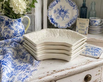 Set di 4 piatti da portata vintage in ceramica bianca californiana di metà secolo, modello Crescent, realizzati negli Stati Uniti.