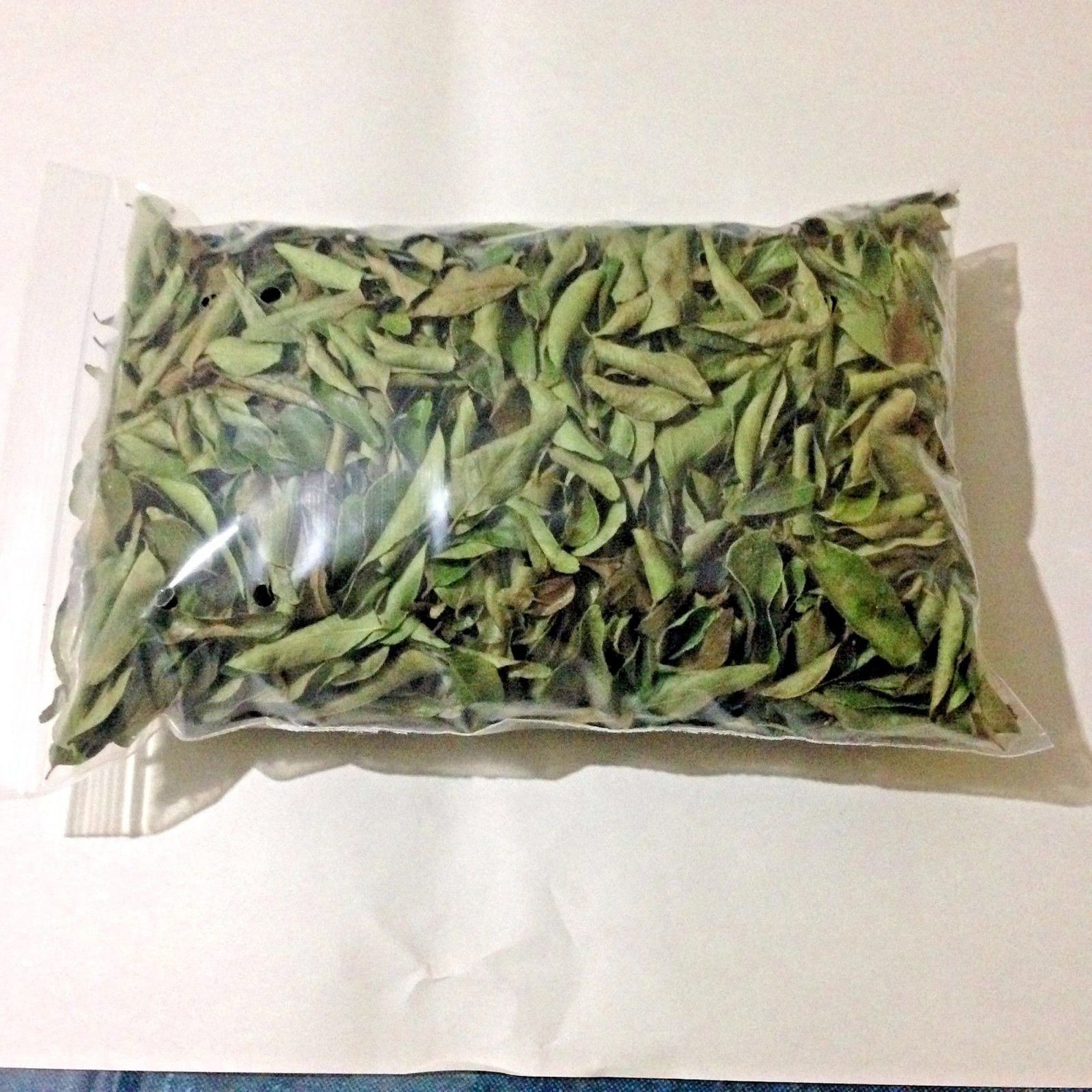 Dried Stored Curry Leaves 