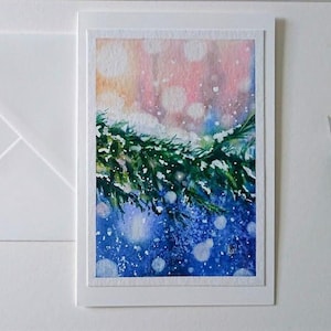 Biglietto pieghevole dipinto a mano Inverno Capodanno Natale Rami di abete Neve Gelo Effetto bokeh senza testo, con busta 11,5 x 17 cm Unico - nessuna stampa