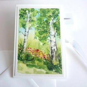 Bouleaux et fleurs au printemps, carte pliante aquarelle peinte à la main avec enveloppe, sans texte, 11,5 x 17 cm - unique, pas une impression numérique