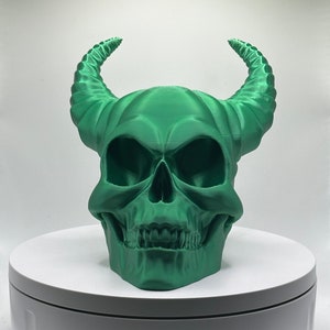 Cráneo con cuernos impreso en 3D
