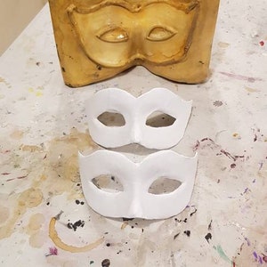 2 Venetian Colombina heart-shaped masks in papier-mâché to paint, hand made, paper mache, venetian mask,