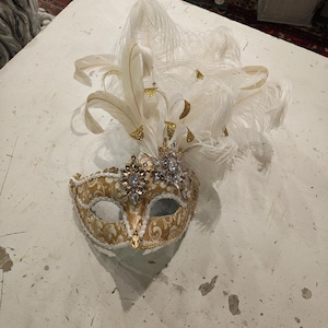 Colombina Original Venetian Mask Swan in papier-mâché, hand-decorated with feathers and crystals, hand made, paper mache mask, Venetian mask