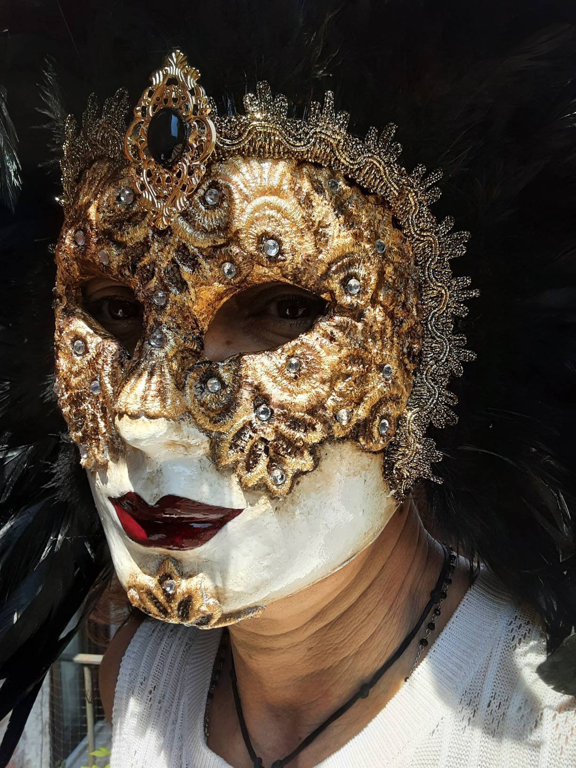 Eyes wide shut handmade mask in gold leaf cartapeta Etsy