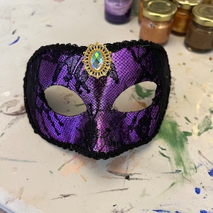 Original Venetian mask, papier-mâché colombina, gold-silver leaf and Venetian baroque decorations