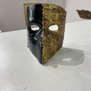 Venetian papier-mâché Bauta Casanova mask with gold leaf and baroque decorations