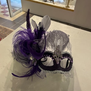 Colombina Original Venetian mask Paper mache Swan, hand decorated with feathers and crystals, hand made, paper mache mask, Venetian mask