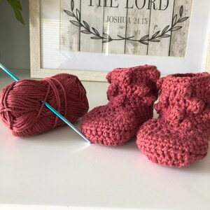 Stivaletti all&#39;uncinetto, Stivaletti per bambina, Stivaletti neonati, Stivaletti Bobble, Stivaletti realizzati in cotone al 100%, Stivaletti vintage