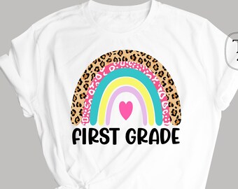 Chemise d’enseignant de première année, T-shirt Hello First Grade, chemise de rentrée scolaire, chemise d’enseignant, chemise d’enseignant d’équipe, chemise de premier jour d’école
