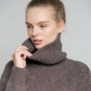 TURTLENECK OVERSIZED SWEATER, knit women casual outfit, merino cashmere pullover, white grey brown color, cable knit womens warm jumper Bild 3