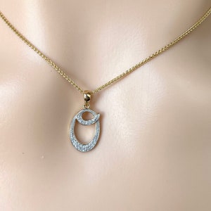 Colgante de oro O, collar con inicial grabada de diamantes en oro de 10 quilates, regalo para el Día de la Madre, regalo de cumpleaños para mujer.