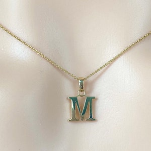 Colgante con letra M en oro macizo de 10 quilates, collar con letra pequeña, collar minimalista para mujer.