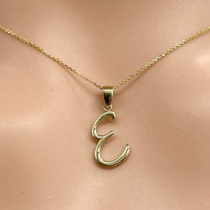 Collar de oro con la letra E, colgante con fuente cursiva de 10 quilates, disponible en todas las letras, regalo de cumpleaños para mujer, regalo para el Día de la Madre, joyería para el día a día.