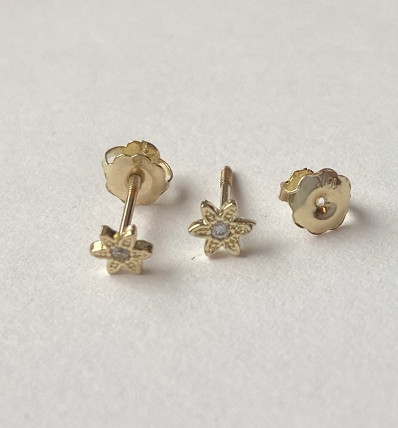 E1031 | Little Diamond Stud earrings – JUVAL Fine Jewelry
