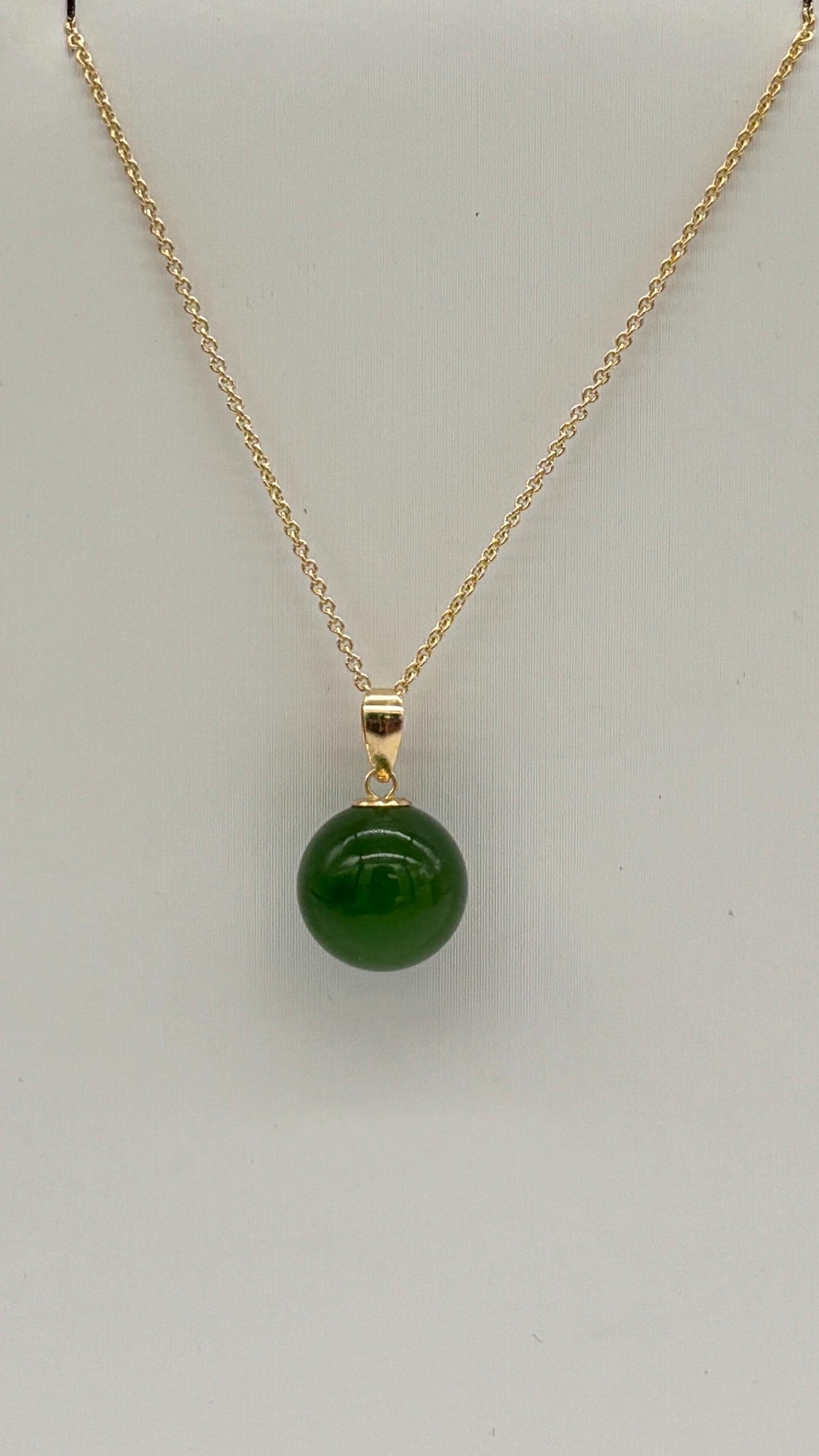 18K Gold Nephrite Jade Pendant Necklace: 9mm Round BC Jade - Etsy
