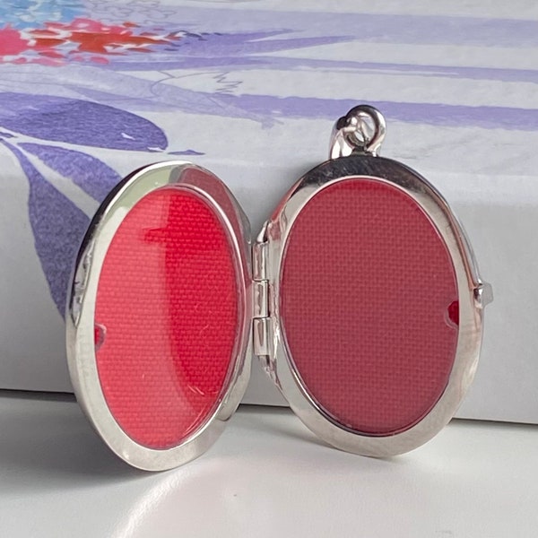 Tommyway 925 Sterling Silver Flat Oval Locket – Engravable & Perfect For Gifts (3 Sizes)