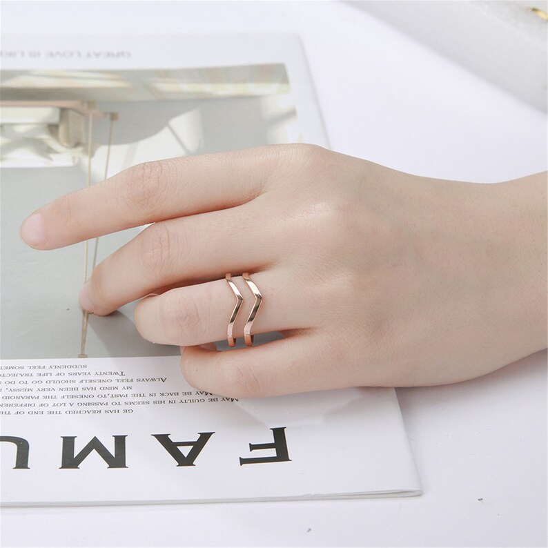 Simple Geometrical Wave Ring Stainless Steel Gold Color Party Finger Rings Jewelry Birthday Gift for Women Girls