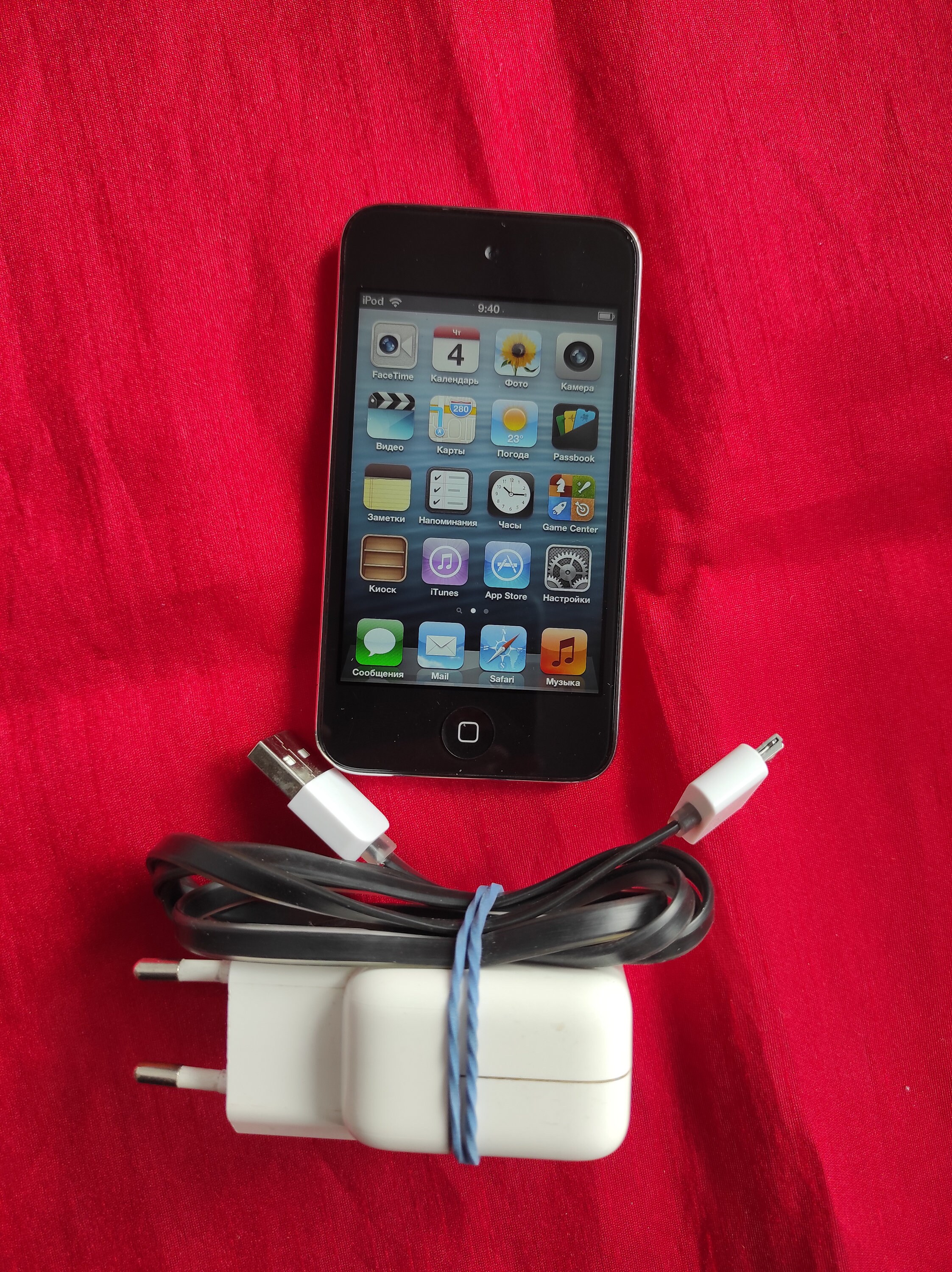 MP3 Player Apple Ipod Touch 4gen 8GB, Working 