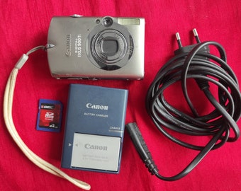 Digital camera Canon Digital IXUS 900 Ti., working digital camera