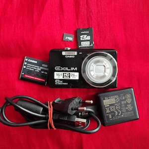 Casio Exilim EX-Z690 Digital Camera, Black, 16.1 MP