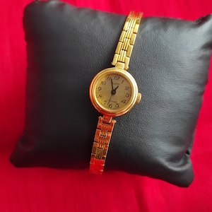 Women&#39;s watch Zarya, working watch
