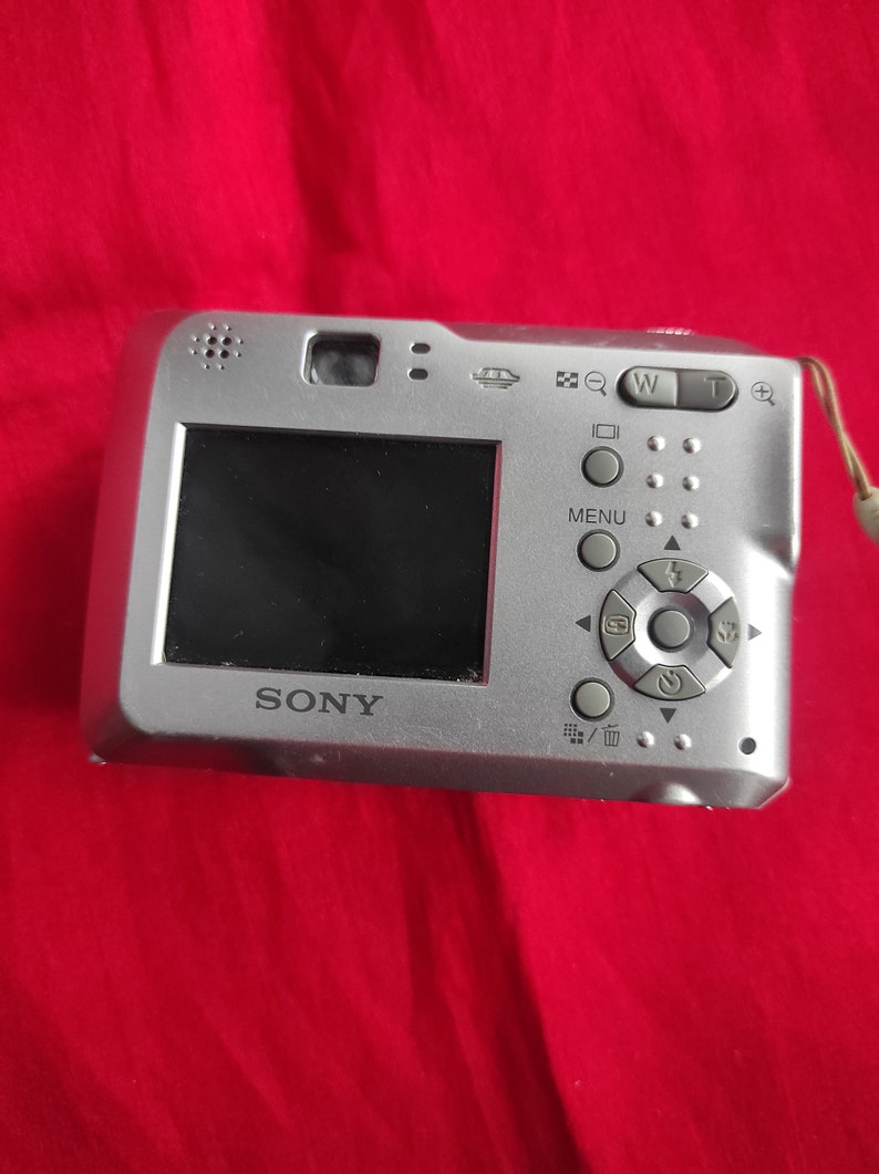 Digital camera Sony Cyber-shot DSC-S60, working digital camera image 5