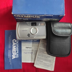 Olympus Trip 600 Compact 35mm film camera. Working chamber. Working film camera