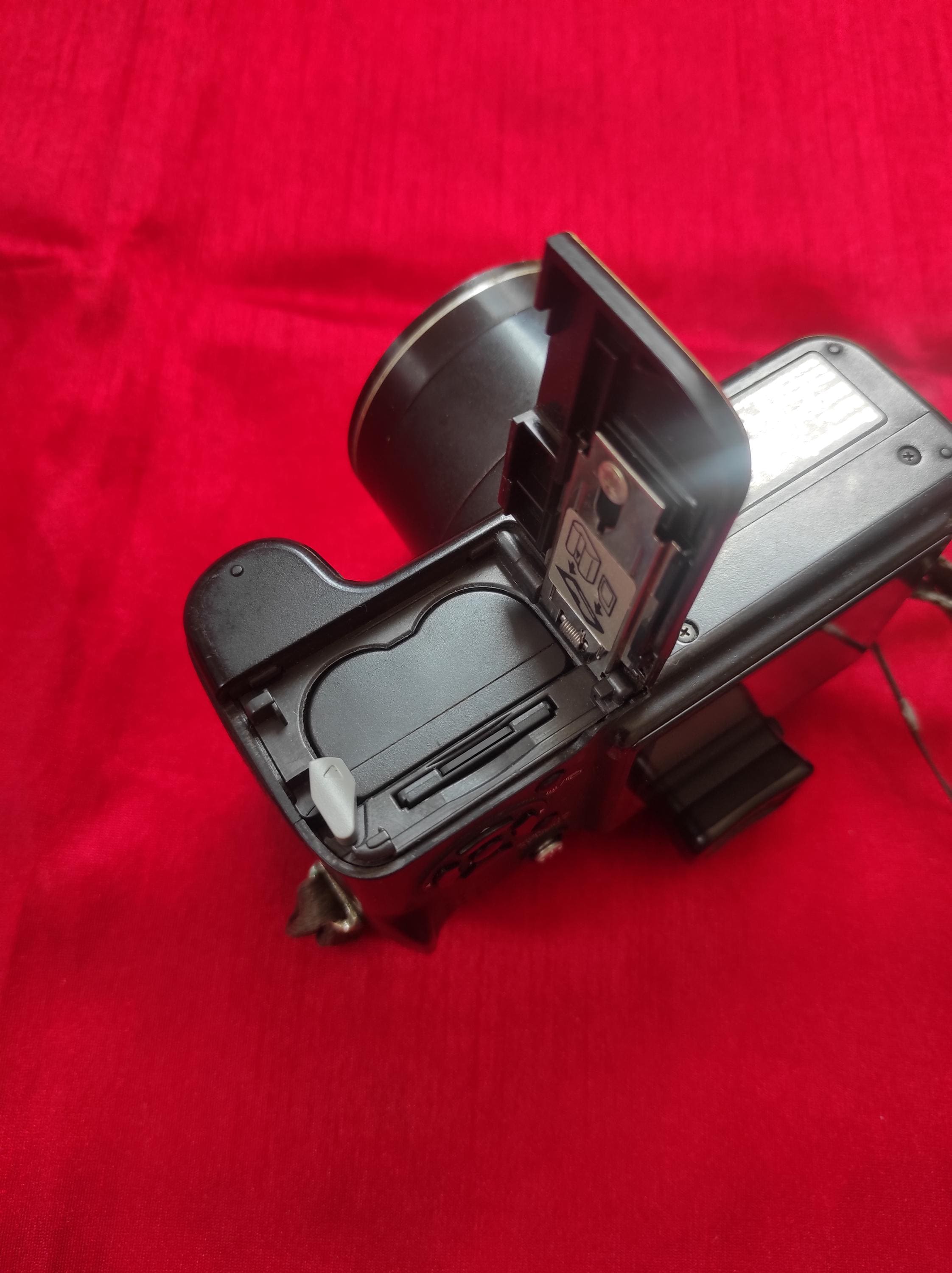 パナソニック ルミックス DMC-FZ8 デジタルカメラ、ライカレンズ、動作