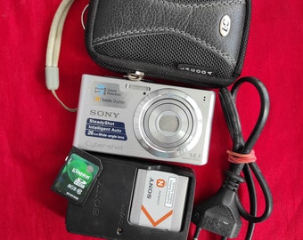 Cámara digital Sony Cyber-Shot DSC-W610, cámara digital en funcionamiento