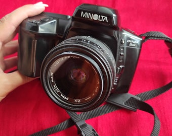 Minolta 35-80mm F/4-5.6 AF Zoom Lens – Compact and Versatile