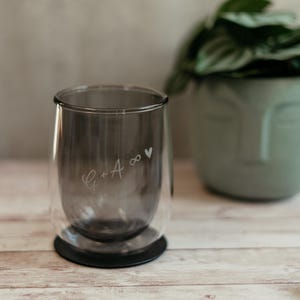 Farbiges Thermoglas | doppelwandiges Trinkglas, mit Namen graviert