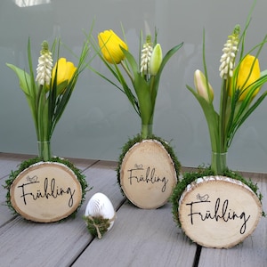 Spring decoration vase made from tree slices including Real Touch tulips, muscari and grass | Durable spring decoration