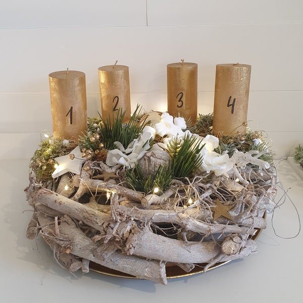 Adventskranz Gold Weiß mit Kerzen & Teller