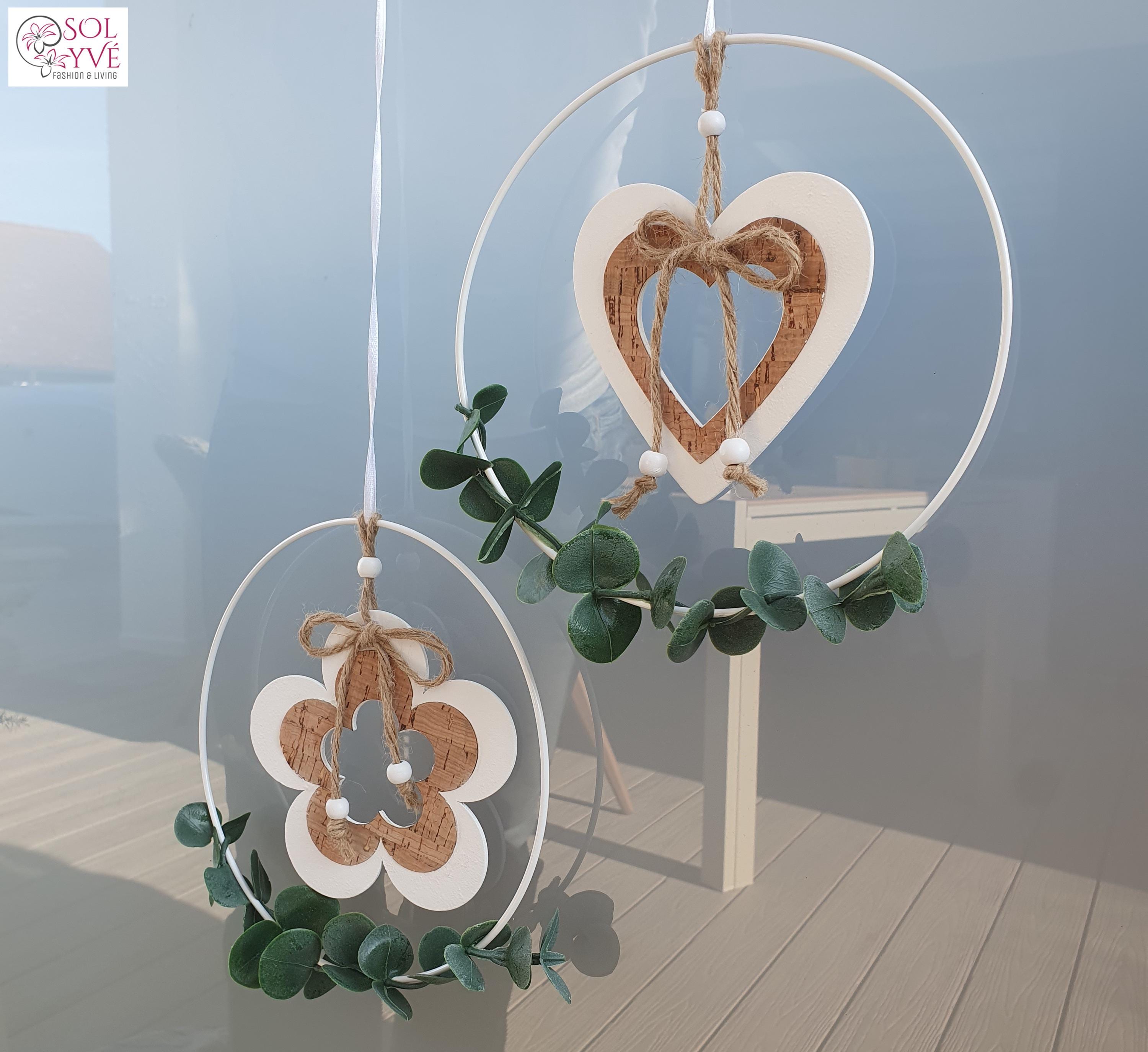 Fensterdeko ganzjährig Herz oder Blume Metallring mit Holz Herz & Eukalyptus