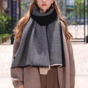 Ladies' Ribbed Winter Scarf Featuring Checked Patterns Available With Optional Purchase Of A Gift Box – The Perfect Christmas Present!