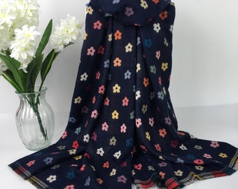 Reversible Daisy Printed Winter Scarf Suitable For All Ages