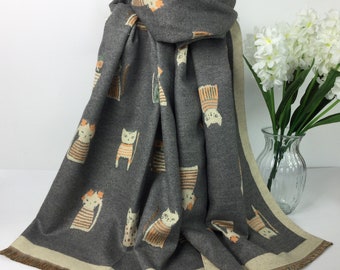 A Gorgeous Ladies' Winter Scarf with Cat Patterns