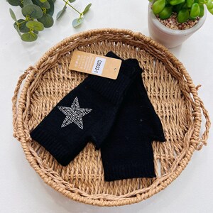 Stylish Star-Embellished Fingerless Gloves – Cozy, Comfortable & Trendy