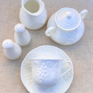 Wedgewood China Strawberry Vine - Etsy