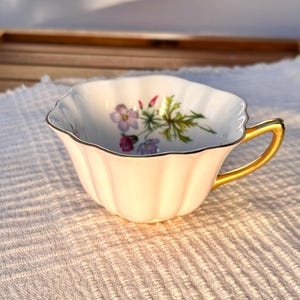 Taza de té rosa claro Shelley Stratford, porcelana fina vintage