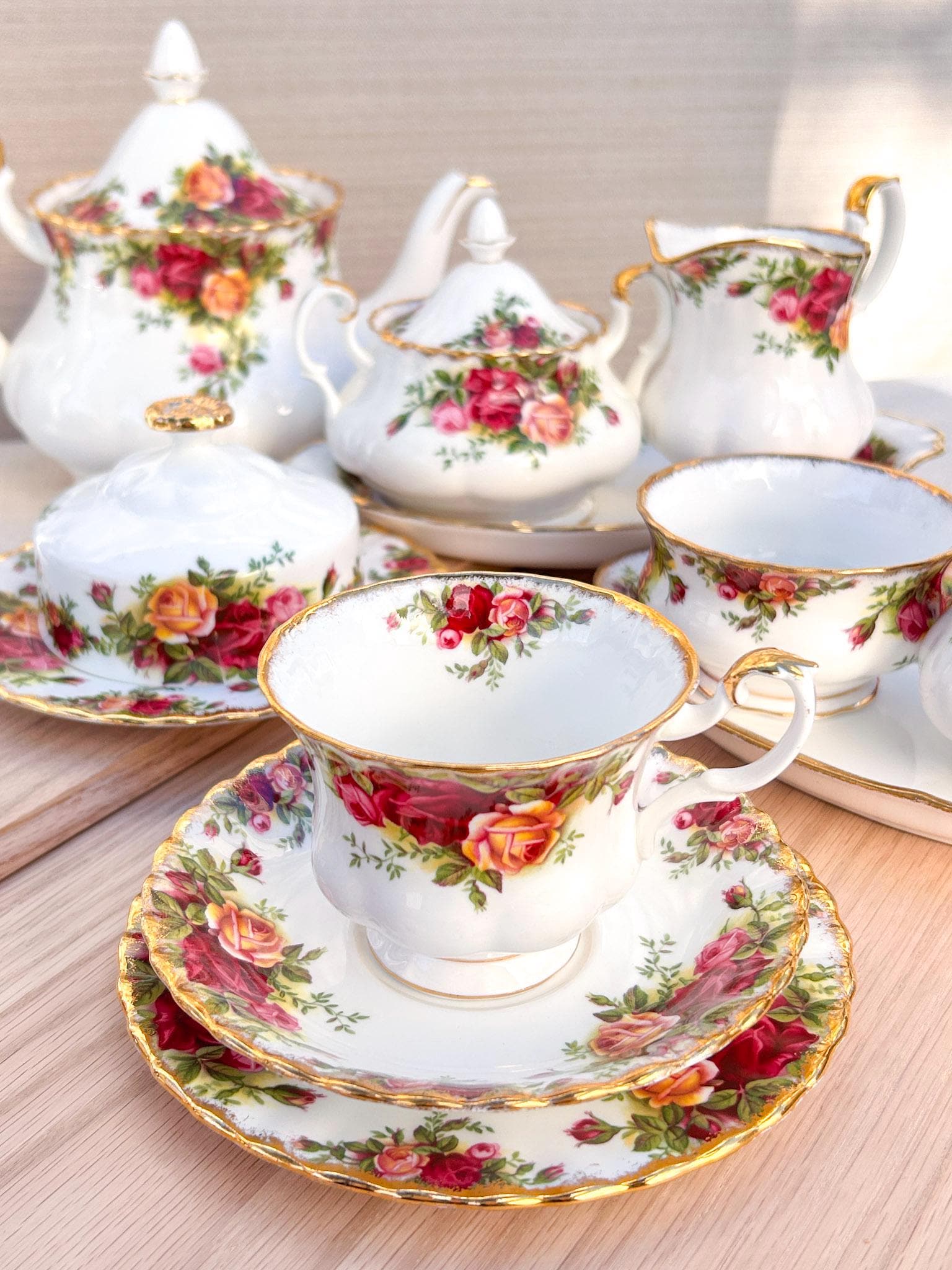 Old Country Rose China Set - Etsy Canada